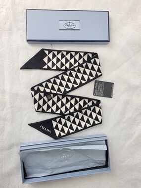 Auth Prada Triangle Geometric Silk Twilly